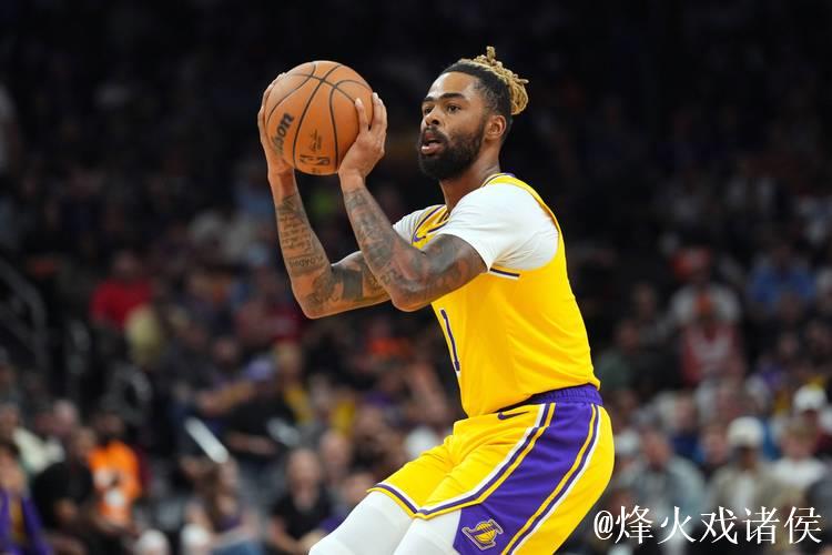 詹姆斯三双助阵克内克特20+8 湖人狂胜马刺终结3连败